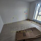 Langa Esso, Girocului, decomandat